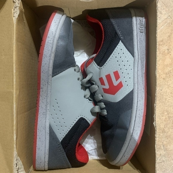 ETNIES - running shoes boy - size 2 sneakers - back to school - Picture 5 of 6